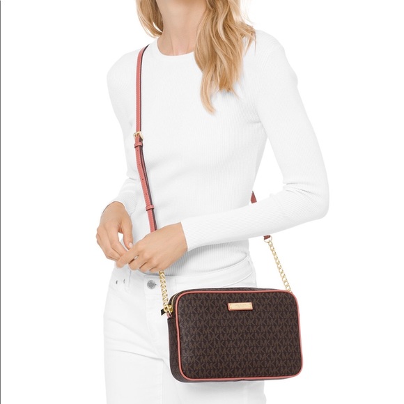 🌹SALE🌹Michael Kors Signature East West Crossbody - Picture 3 of 8